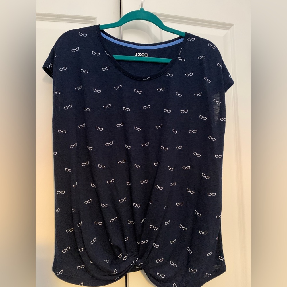 NWOT Adorable navy tee with eyeglass designs